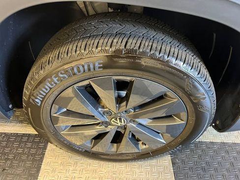 Certified 2024 Volkswagen Taos S FWD image 9