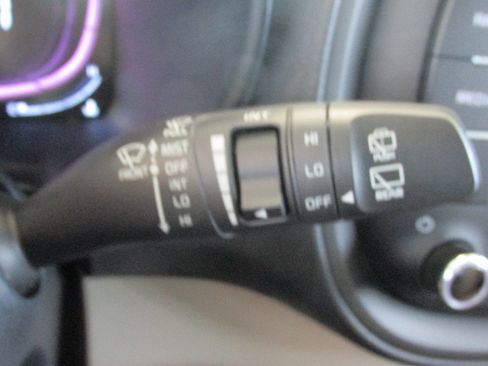 Used 2025 Kia Soul LX w/ LX Technology Package image 16