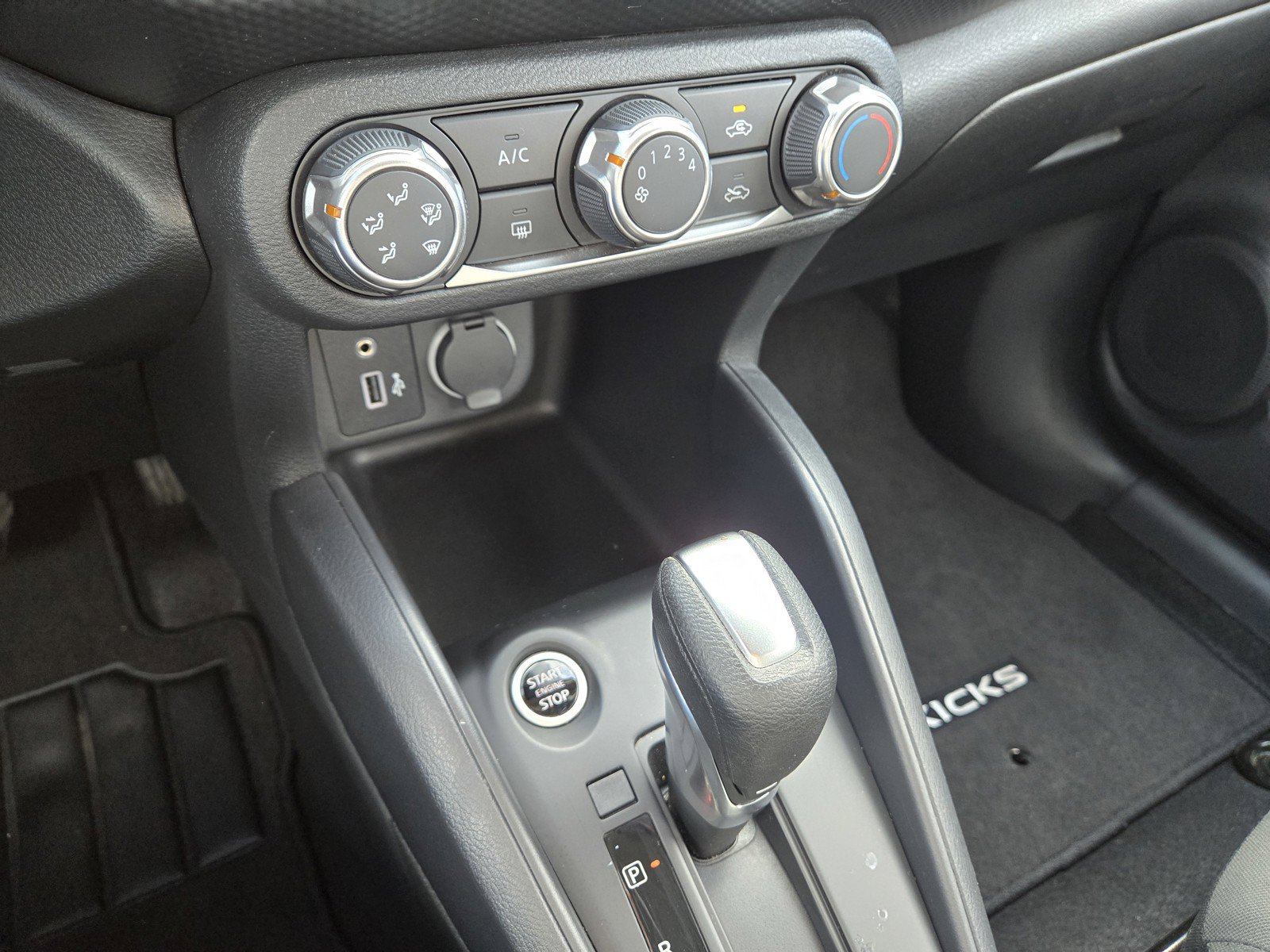 Used 2025 Nissan Kicks Play S FWD image 17