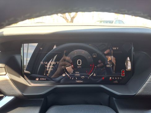 Used 2026 GMC Acadia Denali FWD image 27