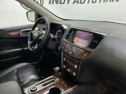 Used 2019 Nissan Pathfinder Platinum w/ Cargo Package image 20