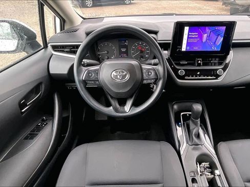 Used 2024 Toyota Corolla LE FWD image 6