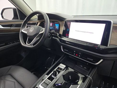 Used 2024 Volkswagen Atlas SE image 9