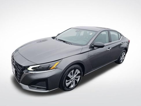 Used 2025 Nissan Altima 2.5 S image 9