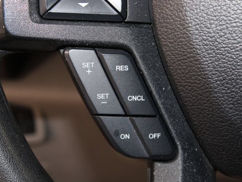Used 2015 Ford F150 XLT AWD/4WD image 36