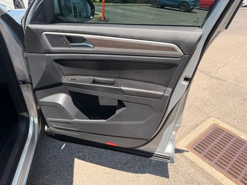 Used 2019 Volkswagen Atlas SE w/ Panoramic Sunroof Package AWD/4WD image 24