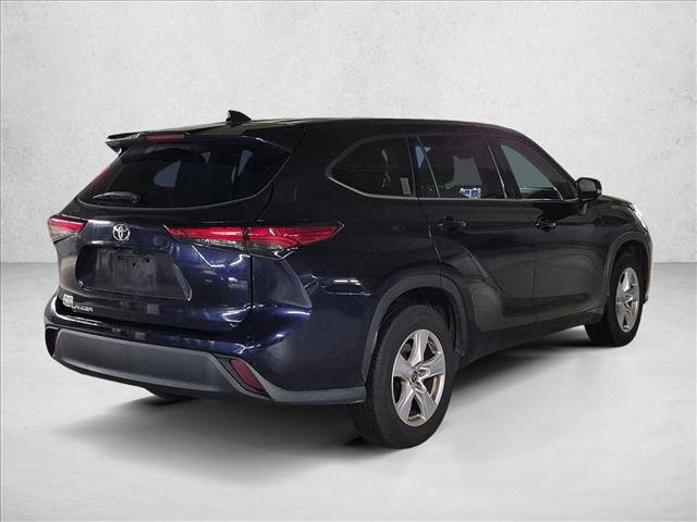 Used 2022 Toyota Highlander L FWD image 5