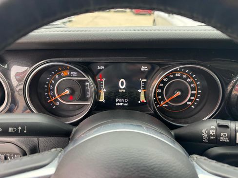 Used 2020 Jeep Wrangler Unlimited Sahara AWD/4WD image 29