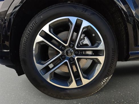 New 2025 Audi Q5 Premium image 33