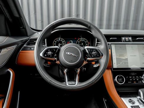 New 2026 Jaguar F-PACE R-Dynamic S image 17