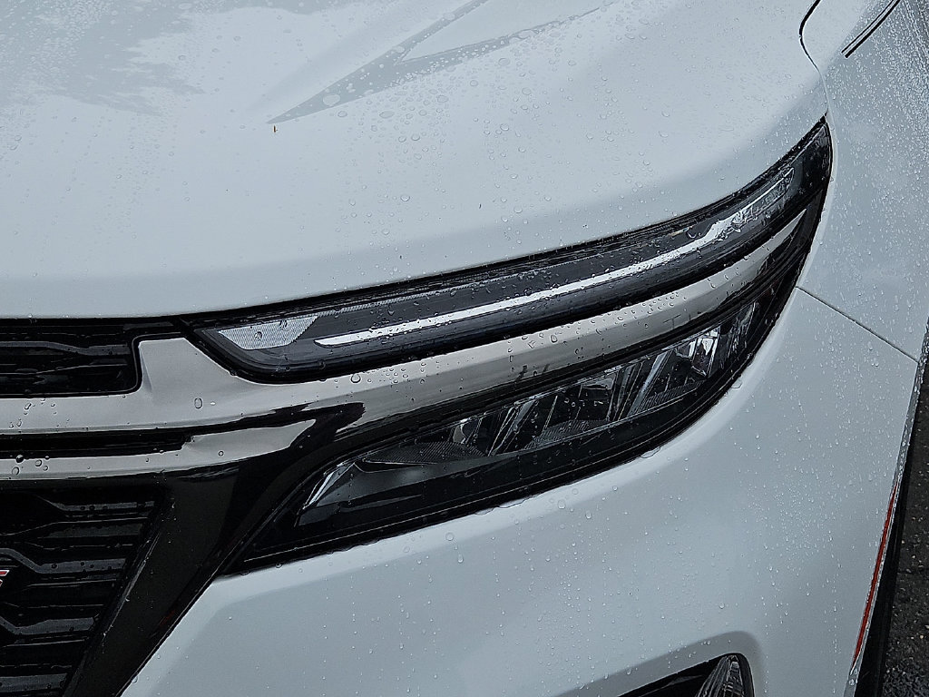 Used 2023 Chevrolet Equinox RS AWD/4WD image 10