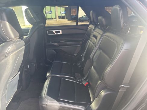 Used 2020 Ford Explorer XLT w/ Equipment Group 202A image 32