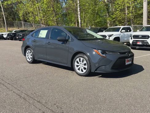 New 2026 Toyota Corolla LE FWD image 2
