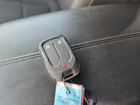 Used 2021 GMC Terrain SLE FWD image 30