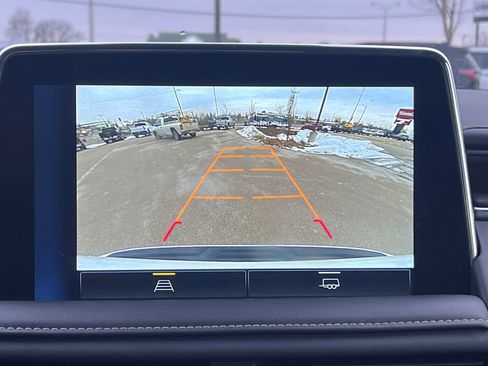 Used 2023 Chevrolet Suburban Premier image 29