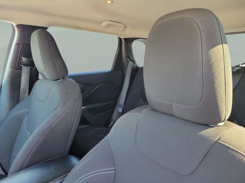 Used 2019 Jeep Cherokee Latitude w/ Popular Appearance Group image 19