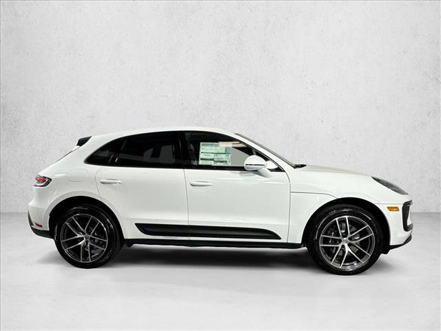 Used 2026 Porsche Macan AWD/4WD image 8