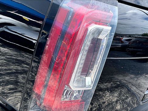 Used 2018 GMC Yukon Denali AWD/4WD image 23