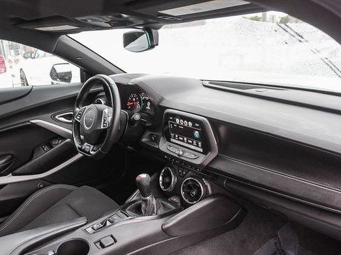 Used 2018 Chevrolet Camaro SS RWD image 19