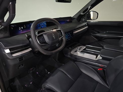 New 2025 Lincoln Navigator L Reserve w/ Jet Appearance Package image 15