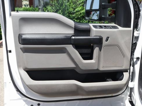 Used 2019 Ford F550 2WD Crew Cab Super Duty image 16