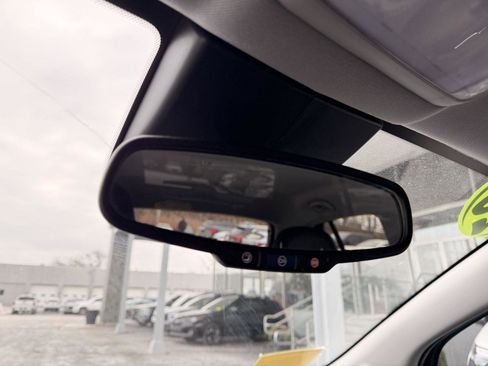 Used 2020 Chevrolet Trax LT w/ LT Convenience Package image 24