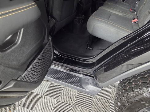 Certified 2025 Jeep Wrangler Sahara image 25