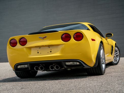 Used 2008 Chevrolet Corvette Z06 w/ Preferred Equipment Group RWD image 16