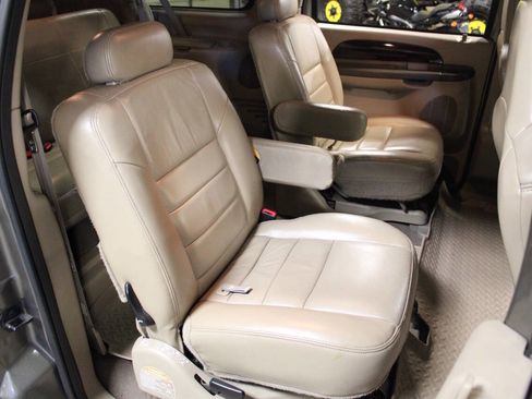Used 2004 Ford Excursion Limited image 31