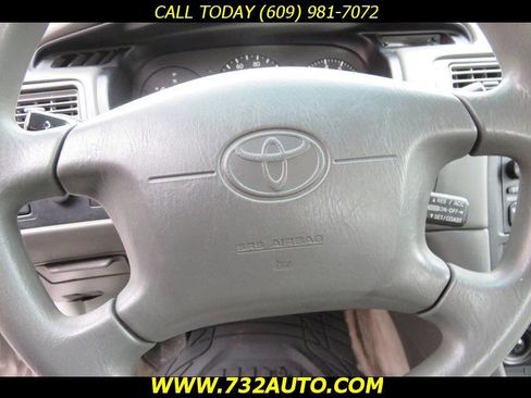 Used 2001 Toyota Camry LE FWD image 30
