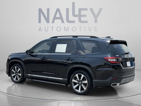 Used 2025 Honda Pilot Touring image 3