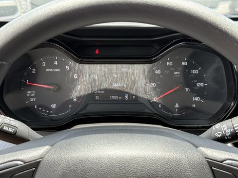 Used 2025 Chevrolet Trax LS FWD image 18