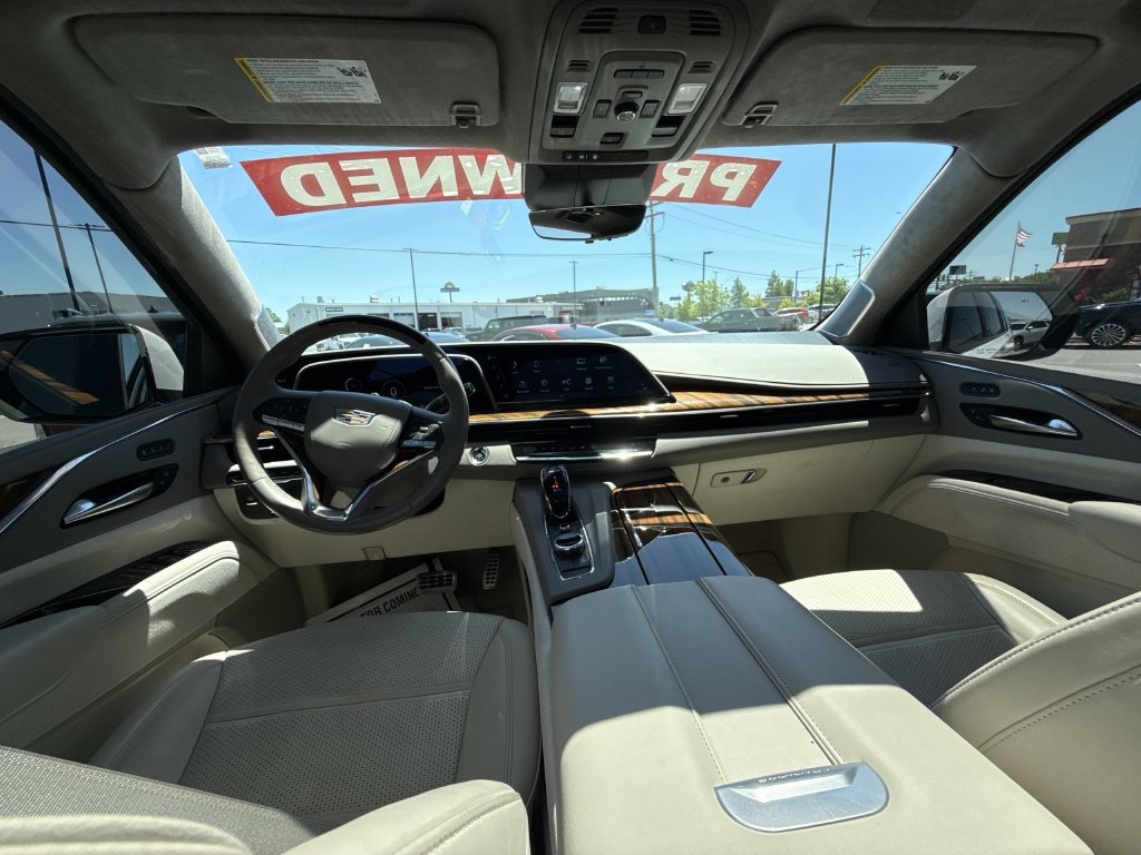 Used 2024 Cadillac Escalade ESV Sport Platinum AWD/4WD image 12