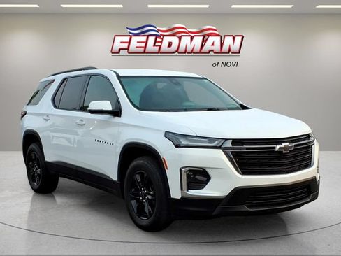 Used 2023 Chevrolet Traverse LT FWD image 8
