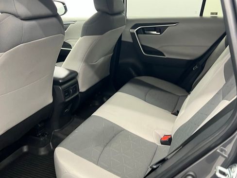 Used 2025 Toyota RAV4 XLE FWD image 9