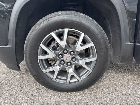 Used 2023 GMC Acadia SLT image 23