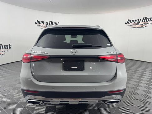 Used 2025 Mercedes-Benz GLC 350e 4MATIC image 8
