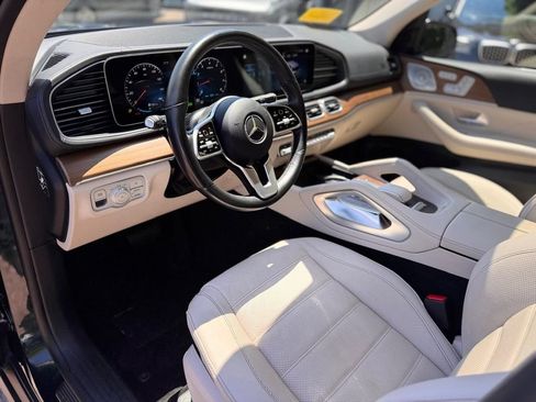 Used 2021 Mercedes-Benz GLS 450 4MATIC image 12