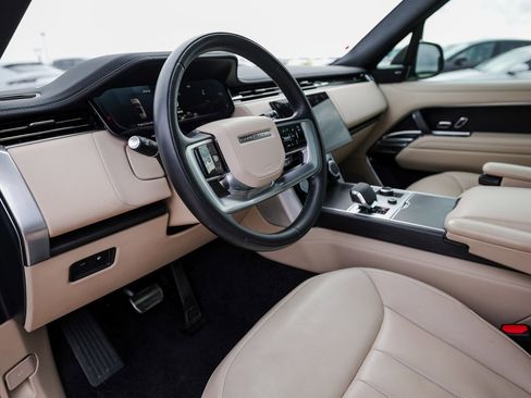 Used 2023 Land Rover Range Rover SE image 4