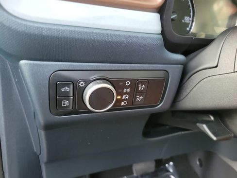 Used 2024 Ford Maverick Lariat FWD image 19