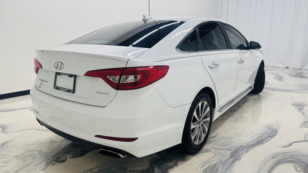 Used 2016 Hyundai Sonata Sport w/ Option Group 02 FWD image 8