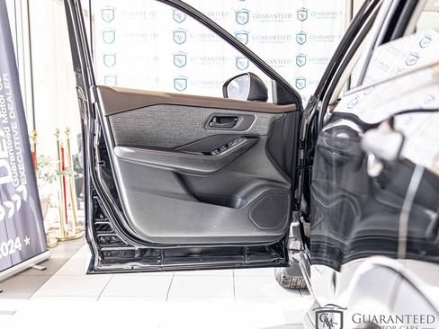 Used 2021 Nissan Rogue S image 29