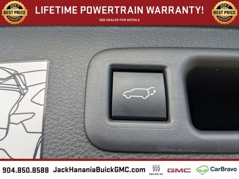 Used 2024 Toyota Highlander XLE AWD/4WD image 13