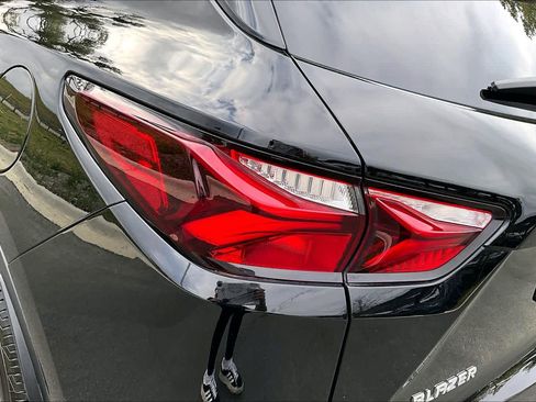 Used 2019 Chevrolet Blazer LT FWD image 29