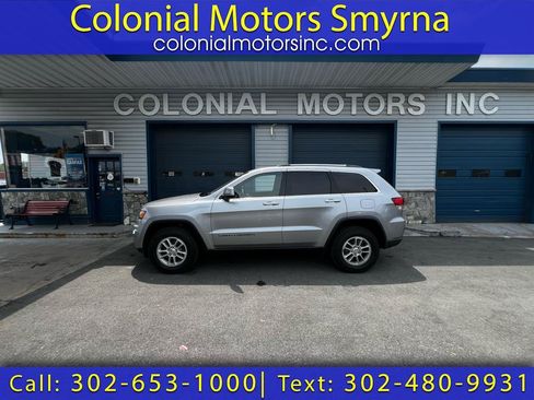 Used 2020 Jeep Grand Cherokee Laredo AWD/4WD image 1