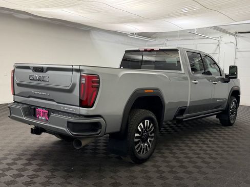 Used 2025 GMC Sierra 3500 Denali Ultimate AWD/4WD image 9