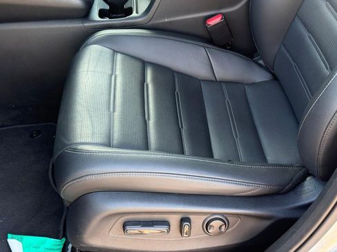 Used 2025 Honda CR-V EX-L image 17