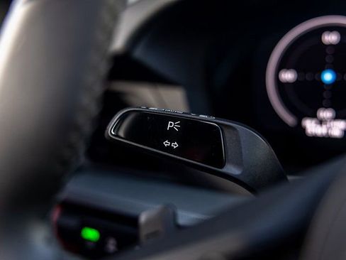 Certified 2025 Porsche 911 Carrera image 35