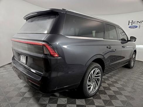 New 2025 Lincoln Navigator L Reserve AWD/4WD image 4