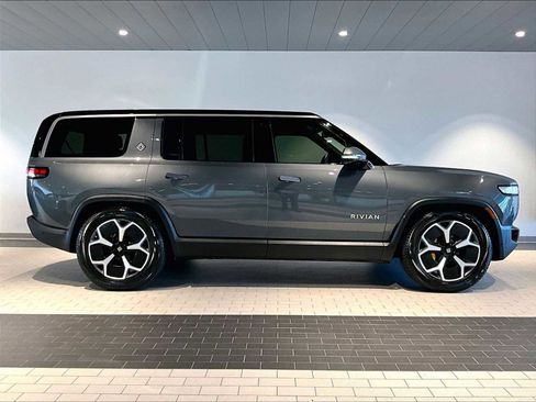 Used 2023 Rivian R1S Adventure image 11